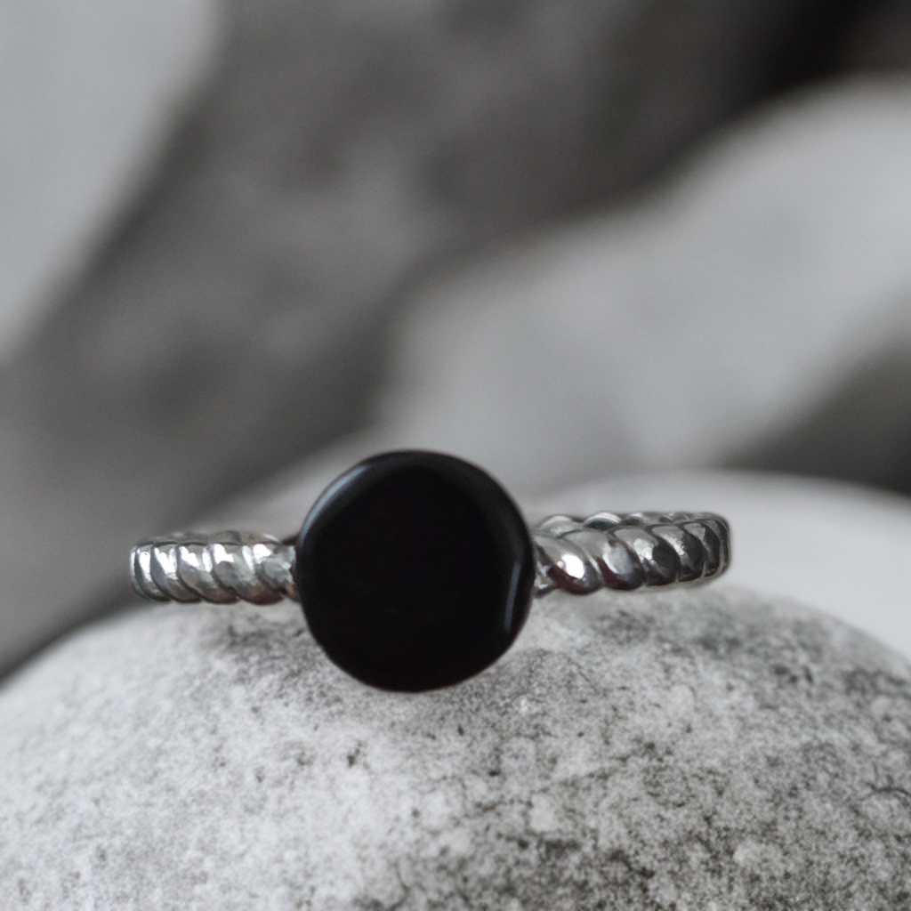 Bague obsidienne. Ajustable