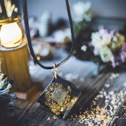 Orgonite shungite et labradorite.