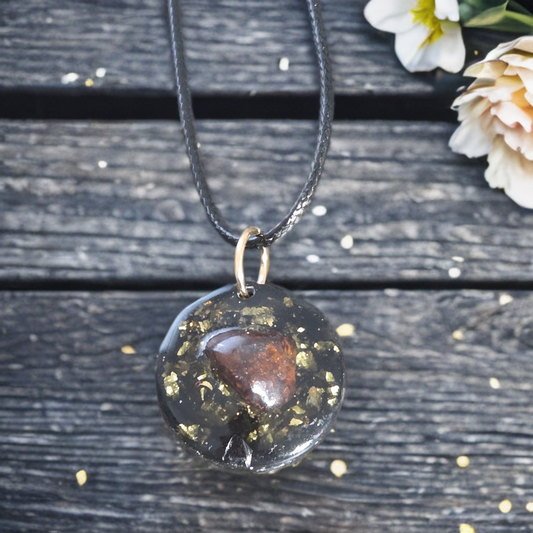 Orgonite shungite et hématite recouvert de jaspe rouge